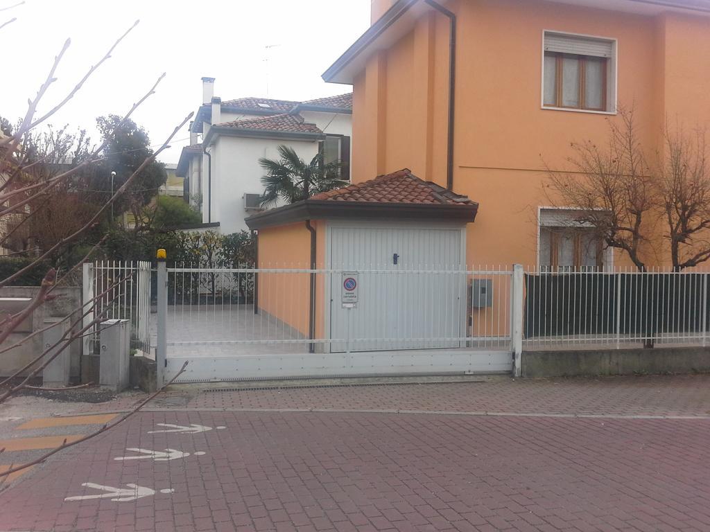 Villa Al Sole Mestre Buitenkant foto