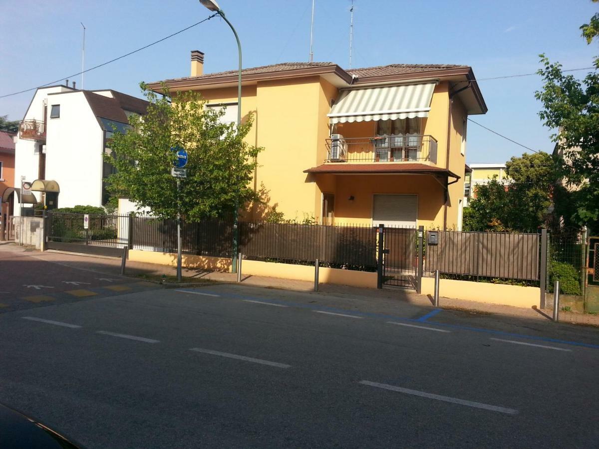 Villa Al Sole Mestre Buitenkant foto
